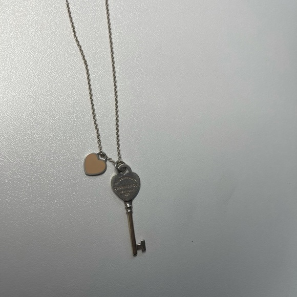 Tiffany & Co large key necklace with mini heart - Picture 4 of 4